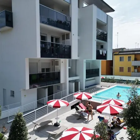 Flat In With Pool Apartment